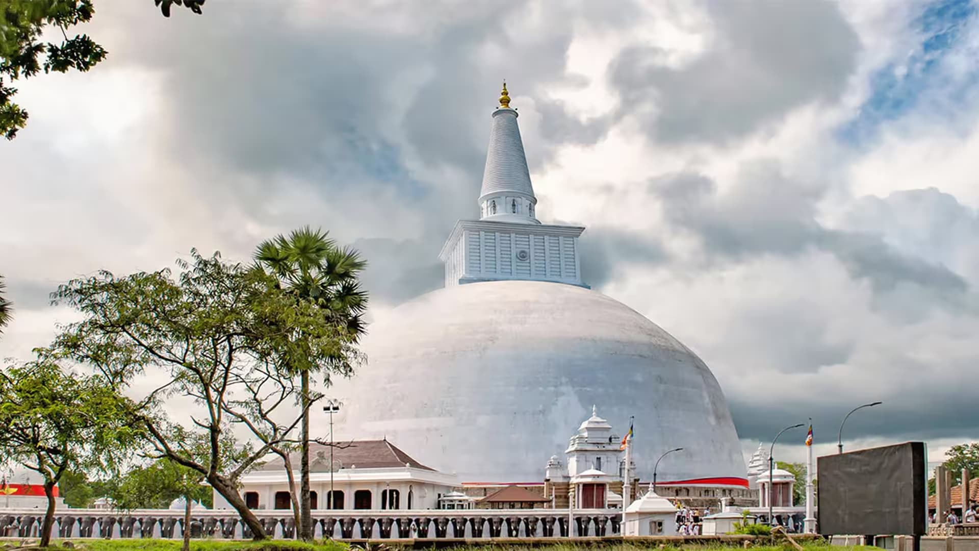 Ruwanwelisaya Dagoba