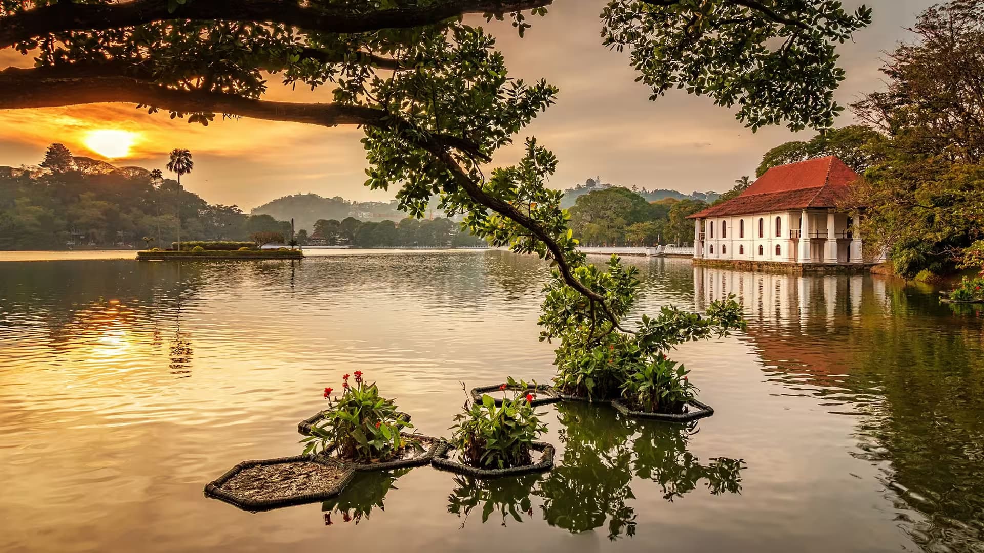 Kandy Lake